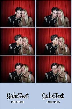 Tirinha de fotos impressa pela cabine de fotos ZootBooth mostrando resultado com moldura personalizada